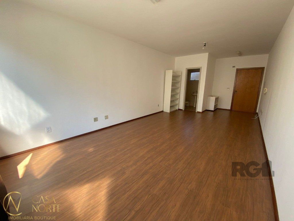 Sala Comercial à venda com 1 quarto, 33m², Avenida Cristovao Colombo no bairro Floresta em Porto Alegre