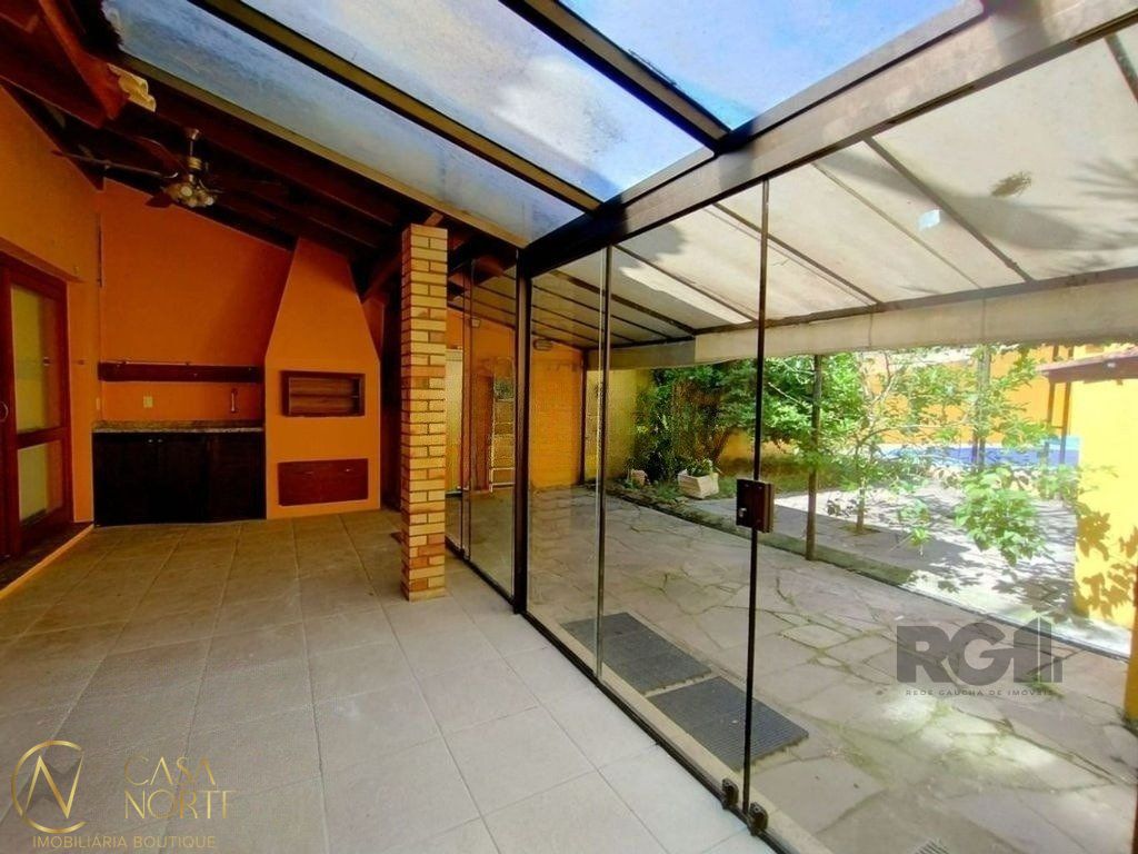 Casa à venda com 3 quartos, 193m², 1 suíte, 2 vagas, Rua Rincão no bairro Ipanema em Porto Alegre