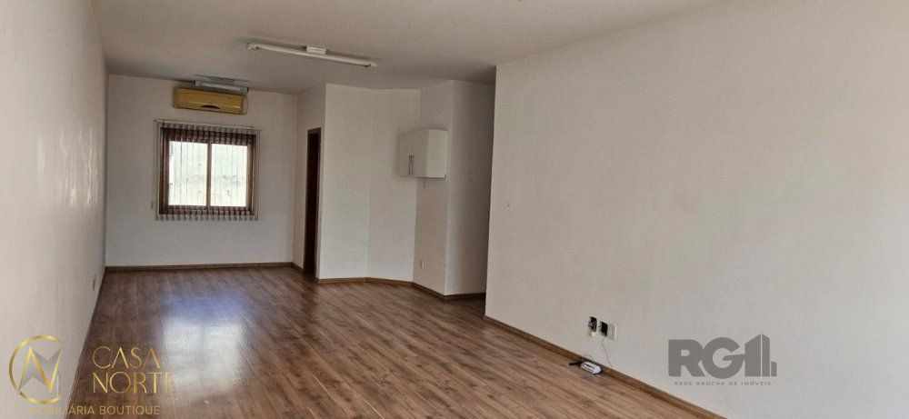 Sala Comercial à venda , 44m², Rua Felix da Cunha no bairro Floresta em Porto Alegre