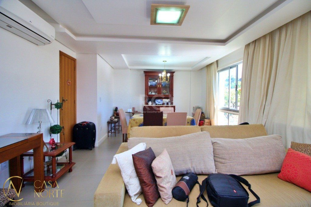 Apartamento à venda com 3 quartos, 103m², 1 suíte, 1 vaga, Rua Vinte e Quatro de Maio no bairro Centro Histórico em Porto Alegre