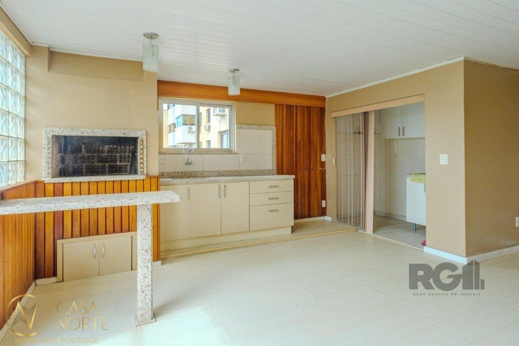 Cobertura à venda com 4 quartos, 157m², 1 suíte, 2 vagas, Rua Ouro Preto no bairro Jardim Floresta em Porto Alegre