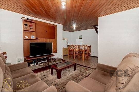 Casa à venda com 3 quartos, 260m², 1 suíte, 3 vagas, Rua Luiz Eurico Tejera Lisboa no bairro Costa e Silva em Porto Alegre