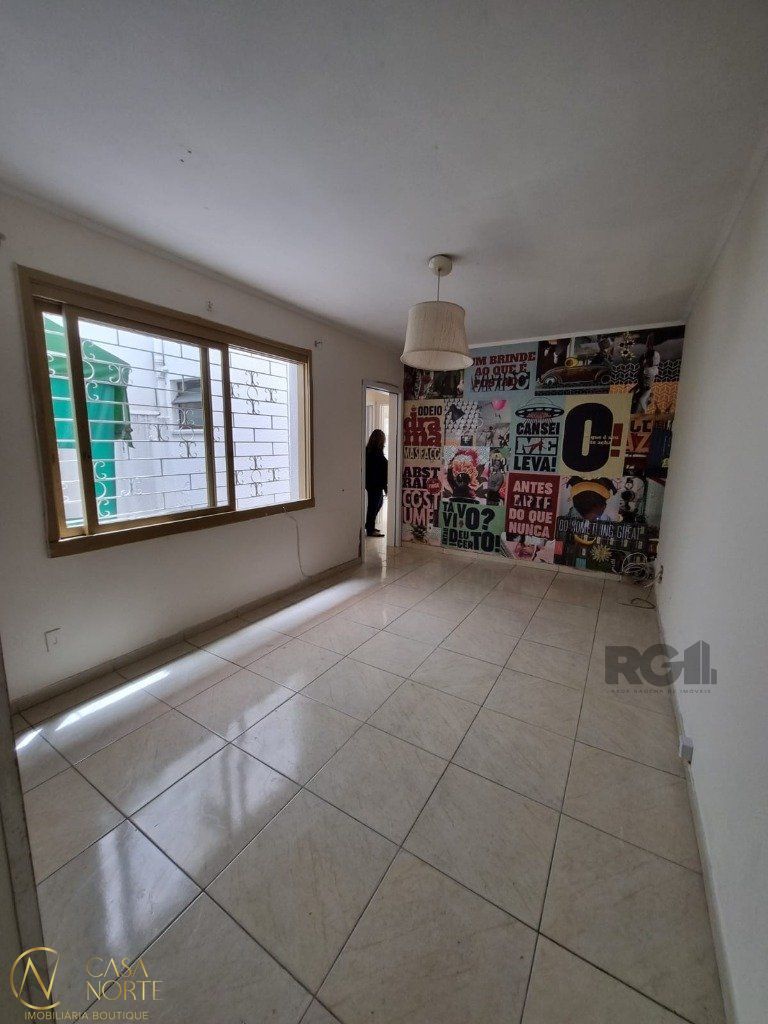Apartamento Garden à venda com 2 quartos, 116m², 1 vaga, Avenida Itaqui no bairro Petrópolis em Porto Alegre