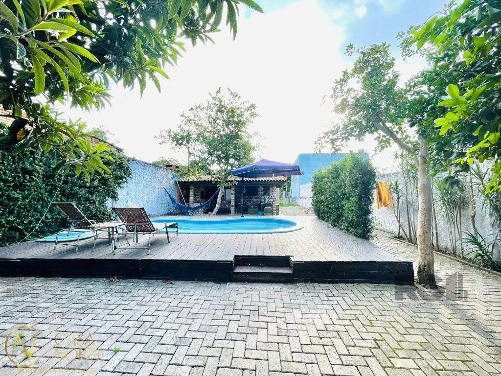 Casa à venda com 2 quartos, 130m², 6 vagas, Rua Mutual no bairro Morro Santana em Porto Alegre
