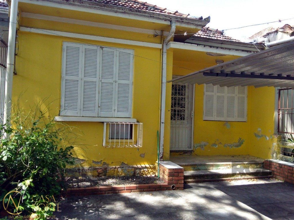Casa à venda com 3 quartos, 120m², 1 suíte, 2 vagas, Travessa Ouvidor no bairro Santo Antônio em Porto Alegre