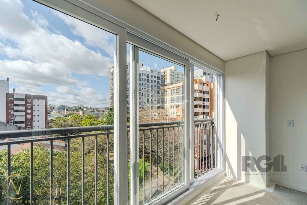 Apartamento à venda com 2 quartos, 66m², 1 suíte, 1 vaga, Rua Saldanha Marinho no bairro Menino Deus em Porto Alegre
