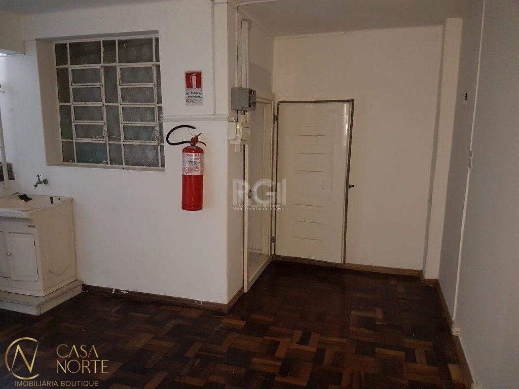 Loja à venda , 93m², Avenida Protásio Alves no bairro Rio Branco em Porto Alegre