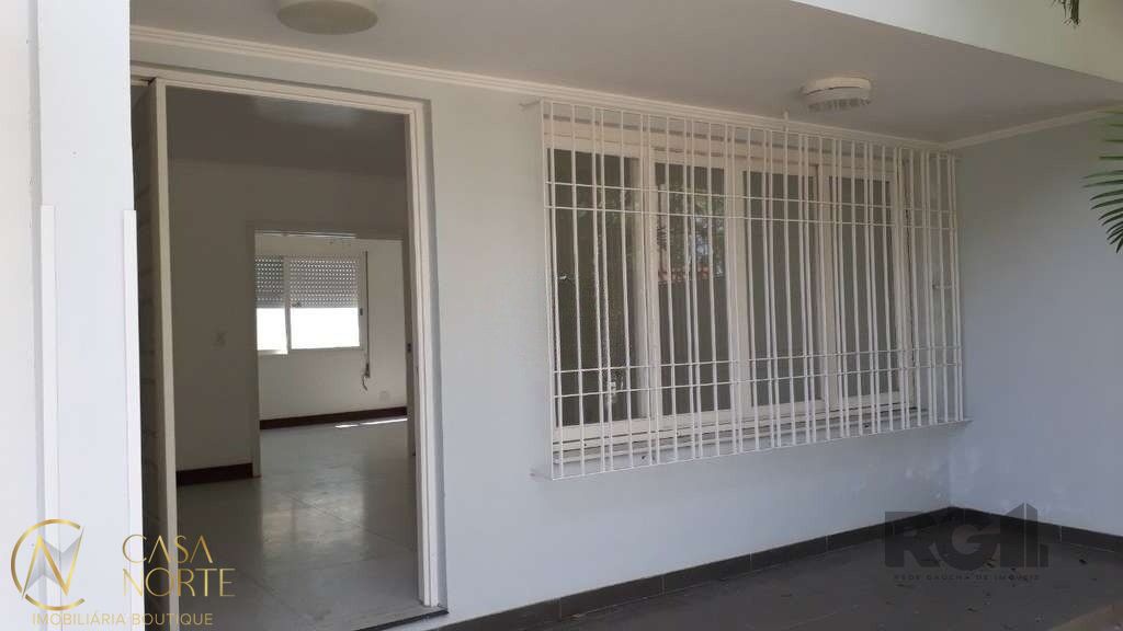 Casa à venda com 3 quartos, 230m², 1 suíte, 2 vagas, Rua Doutor Danilo Antônio Zaffari no bairro Sarandi em Porto Alegre