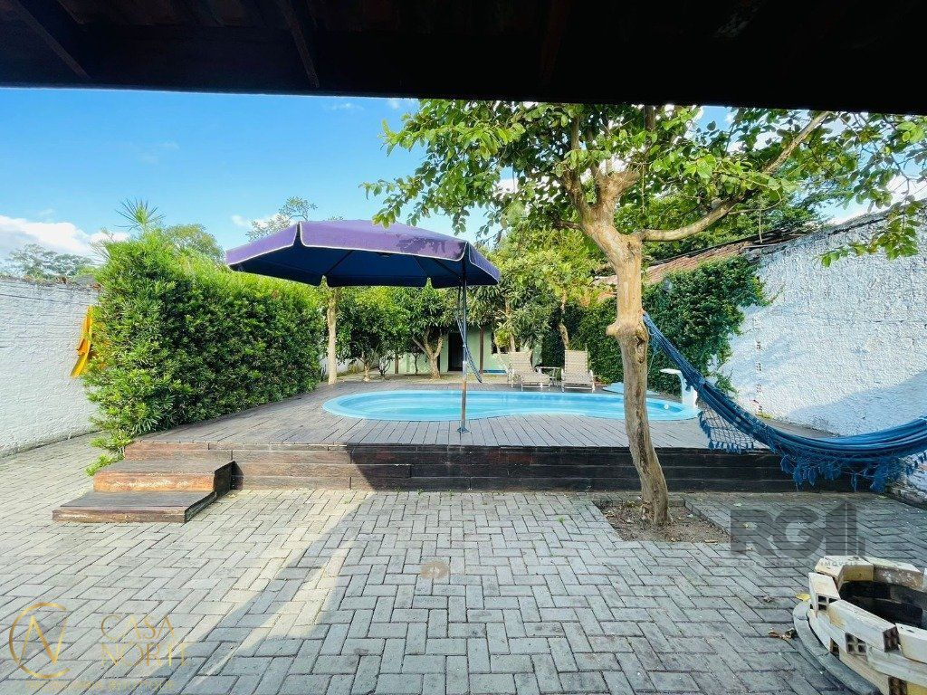 Casa à venda com 2 quartos, 130m², 6 vagas, Rua Mutual no bairro Morro Santana em Porto Alegre