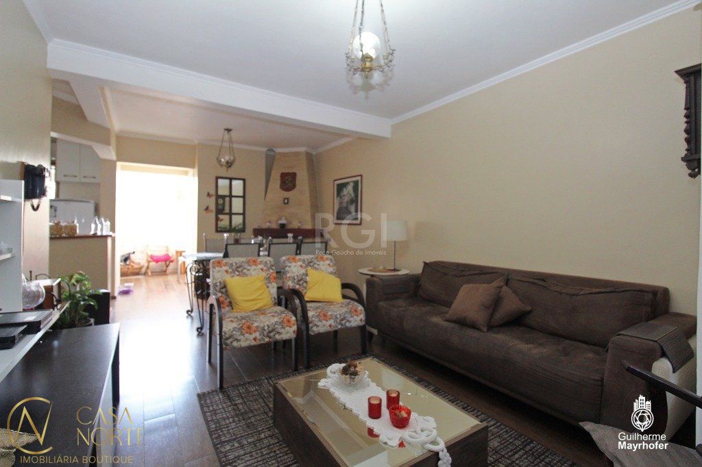 Casa de Condomínio à venda com 3 quartos, 139m², 1 suíte, 1 vaga, Rua Dona Zulmira no bairro Cavalhada em Porto Alegre