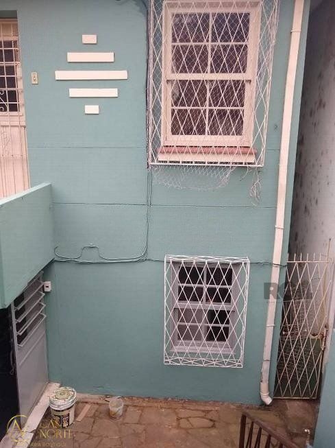 Casa à venda com 4 quartos, 124m², 1 vaga, Avenida Cacapava no bairro Petrópolis em Porto Alegre
