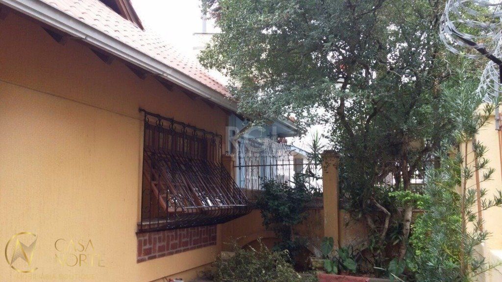 Casa à venda com 3 quartos, 250m², 1 suíte, 2 vagas, Rua Afonso Rodrigues no bairro Jardim  Botânico em Porto Alegre