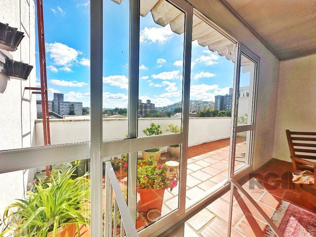 Cobertura à venda com 3 quartos, 121m², 1 vaga, Avenida Teresópolis no bairro Teresópolis em Porto Alegre