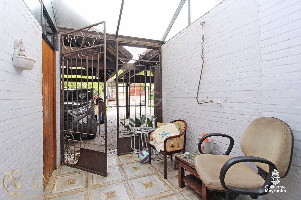 Casa à venda com 3 quartos, 115m², 1 suíte, 2 vagas, Rua Claudio Manoel da Costa no bairro Jardim Sabará em Porto Alegre