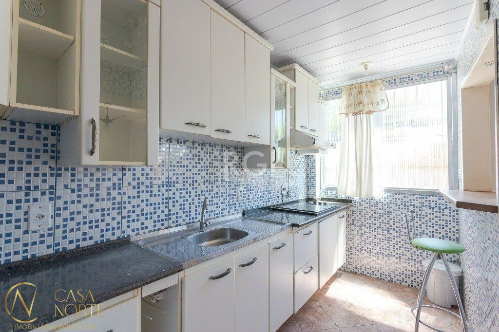 Cobertura à venda com 3 quartos, 118m², 1 vaga, Rua Doutor Ney Cabral no bairro Nonoai em Porto Alegre