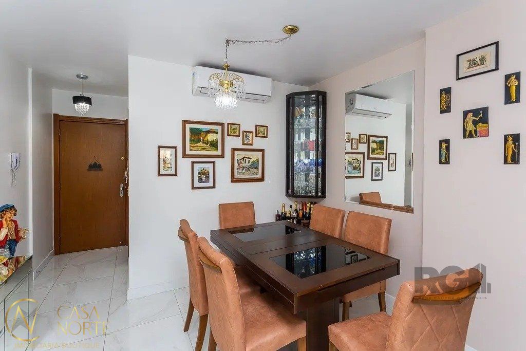 Apartamento à venda com 3 quartos, 78m², 1 suíte, 1 vaga, Rua Abram Goldsztein no bairro Jardim Carvalho em Porto Alegre