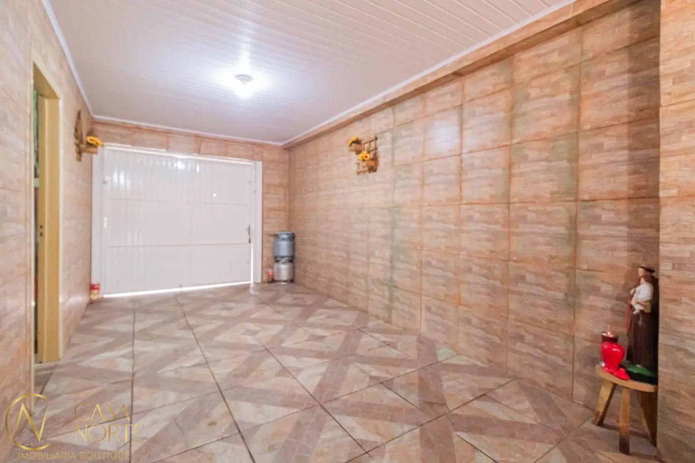 Casa à venda com 2 quartos, 181m², 1 suíte, 2 vagas, Rua Martim Ferreira de Carvalho no bairro Sarandi em Porto Alegre