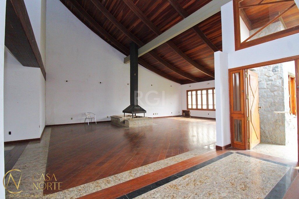 Casa Comercial à venda , 840m², 10 vagas, Rua Catumbi no bairro Medianeira em Porto Alegre