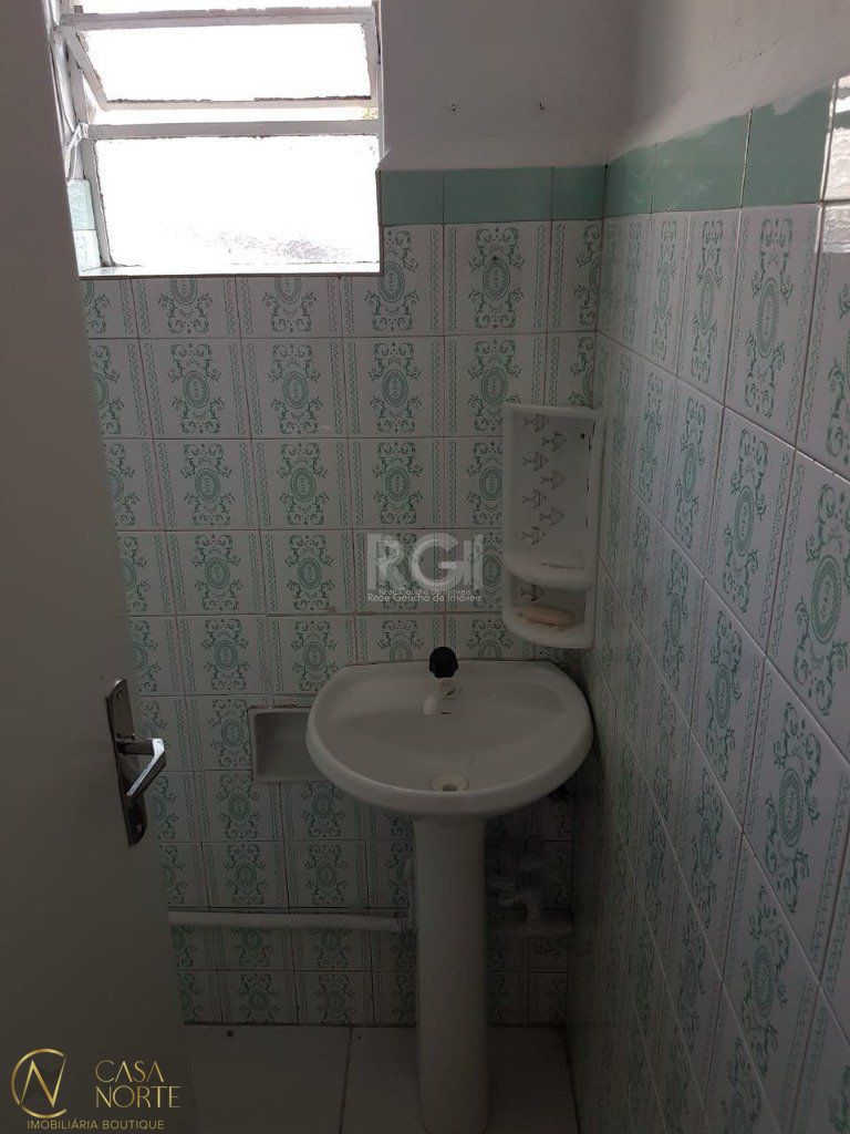 Loja à venda , 93m², Avenida Protásio Alves no bairro Rio Branco em Porto Alegre