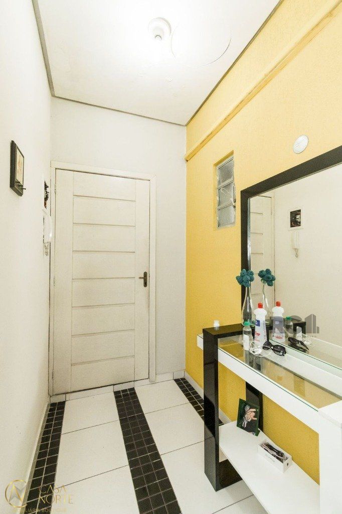 Apartamento à venda com 2 quartos, 100m², 1 suíte, Avenida Alberto Bins no bairro Independência em Porto Alegre