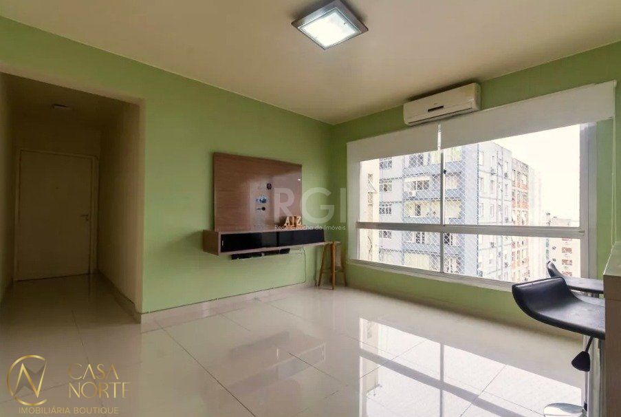 Apartamento à venda com 1 quarto, 52m², Rua Duque de Caxias no bairro Centro Histórico em Porto Alegre