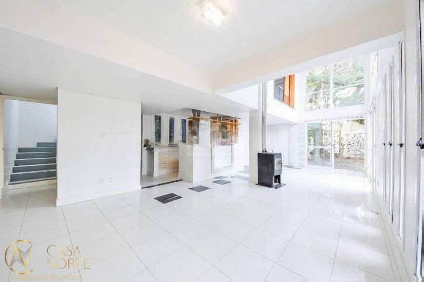 Casa à venda com 2 quartos, 354m², 2 suítes, 3 vagas, Rua Coronel Gomes de Carvalho no bairro Tristeza em Porto Alegre