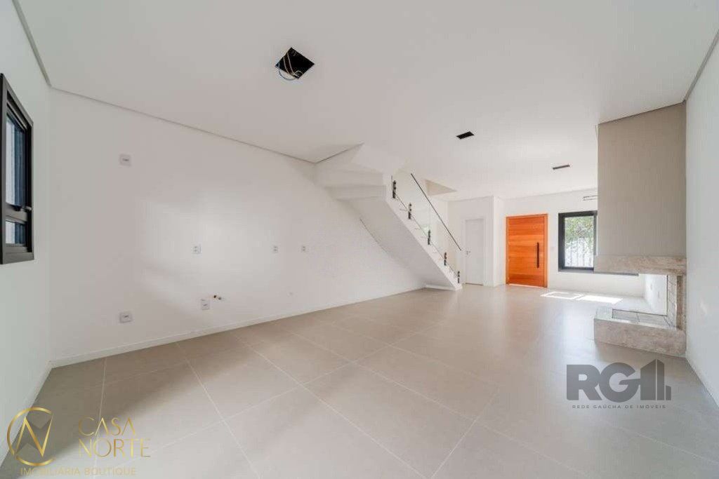 Casa à venda com 3 quartos, 121m², 1 suíte, 2 vagas, Rua Álamo no bairro Hípica em Porto Alegre