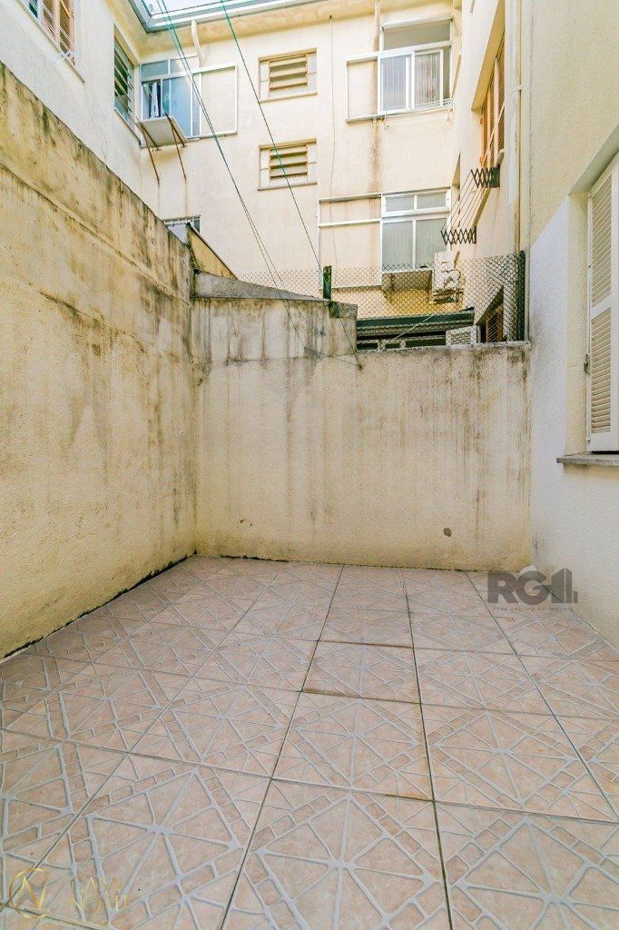 Apartamento à venda com 2 quartos, 67m², 1 vaga, Rua Portugal no bairro São João em Porto Alegre