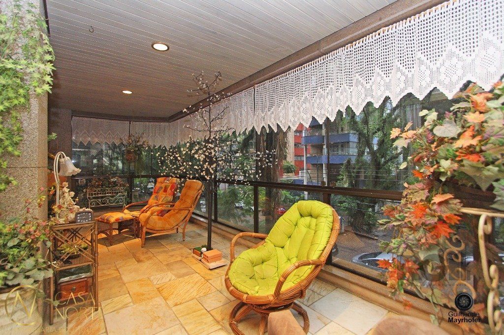 Apartamento à venda com 3 quartos, 315m², 1 suíte, 2 vagas, Avenida Lageado no bairro Petrópolis em Porto Alegre
