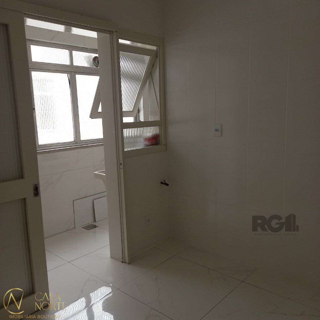 Cobertura à venda com 2 quartos, 143m², Rua Eleuterio Araujo no bairro Partenon em Porto Alegre