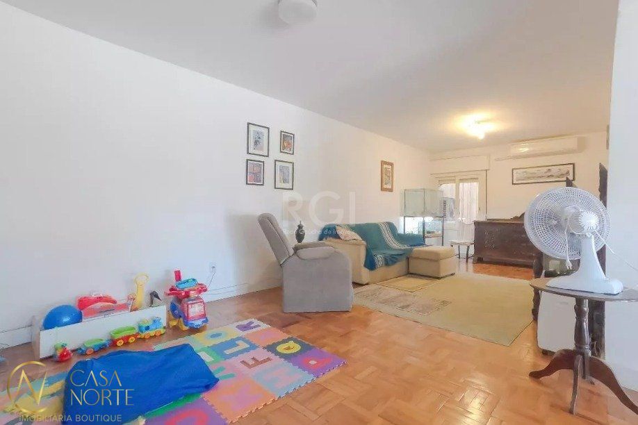 Apartamento à venda com 3 quartos, 140m², 1 suíte, 1 vaga, Rua Dona Leonor no bairro Rio Branco em Porto Alegre