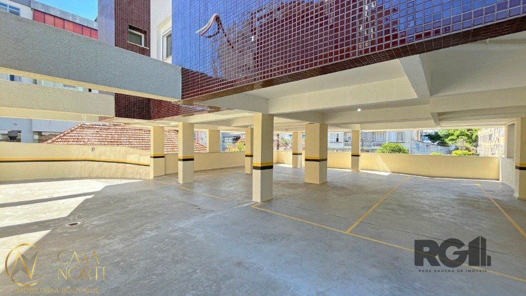 Apartamento à venda com 2 quartos, 71m², 1 suíte, 2 vagas, Rua José de Alencar no bairro Menino Deus em Porto Alegre