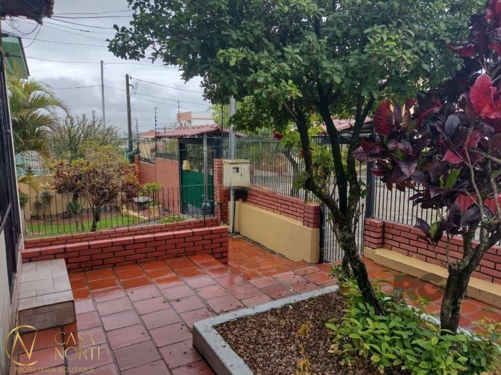 Casa à venda com 2 quartos, 70m², 1 vaga, Rua Vidal de Negreiros no bairro Vila São José em Porto Alegre