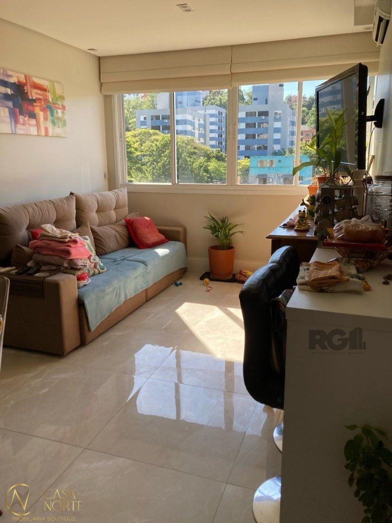 Apartamento à venda com 2 quartos, 59m², 1 suíte, 1 vaga, Rua Dário Totta no bairro Teresópolis em Porto Alegre