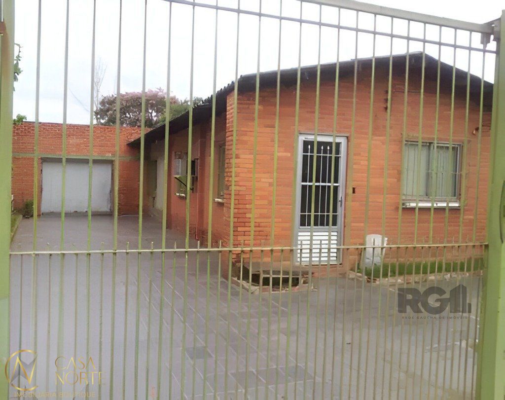 Casa à venda com 3 quartos, 160m², 1 vaga, Avenida Bernardino Silveira de Amorim no bairro Sarandi em Porto Alegre