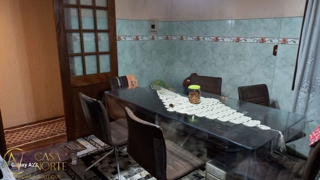 Casa à venda com 3 quartos, 200m², 2 vagas, Rua Vicenta Maria no bairro Rubem Berta em Porto Alegre