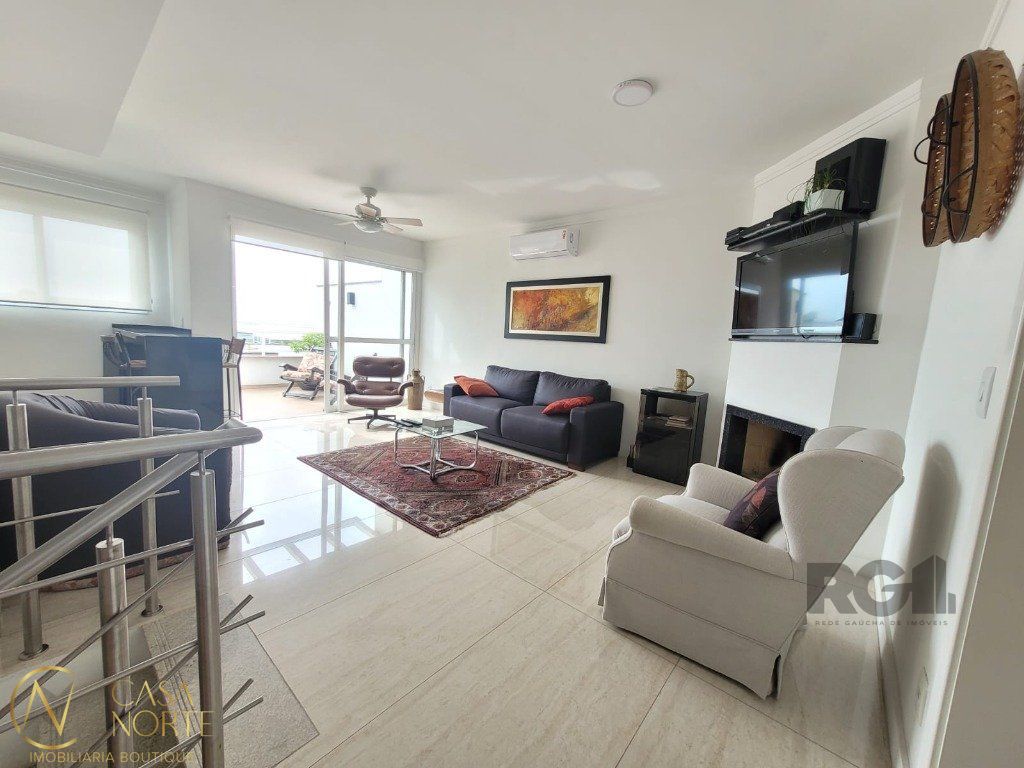 Casa de Condomínio à venda com 3 quartos, 250m², 3 suítes, 3 vagas, Avenida Padre Cacique no bairro Praia de Belas em Porto Alegre