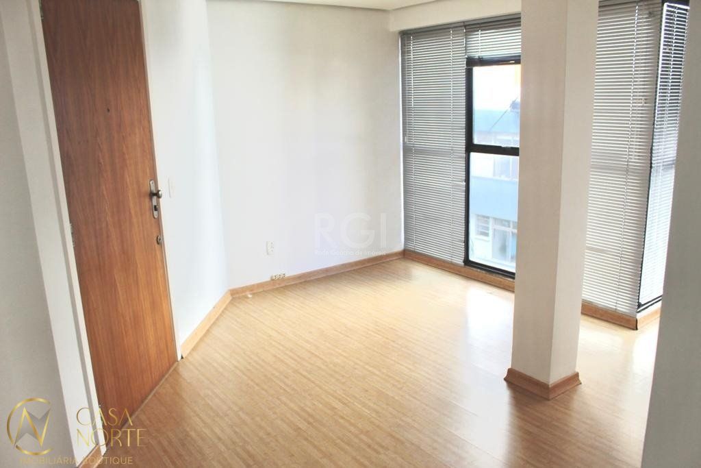Sala Comercial à venda , 34m², Avenida Cristovao Colombo no bairro Floresta em Porto Alegre