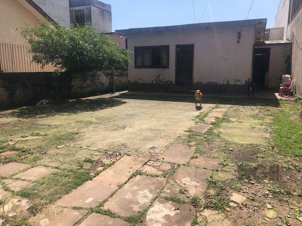 Casa à venda com 4 quartos, 120m², 3 vagas, Avenida João de Saldanha no bairro Santa Maria Goretti em Porto Alegre