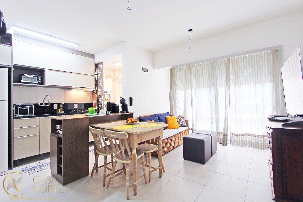 Apartamento à venda com 1 quarto, 75m², 2 vagas, Rua Fagundes Varela no bairro Santo Antônio em Porto Alegre