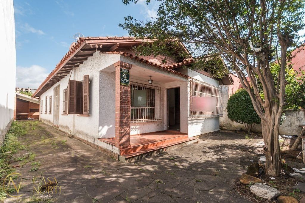 Casa à venda com 4 quartos, 169m², 3 vagas, Avenida Niterói no bairro Medianeira em Porto Alegre