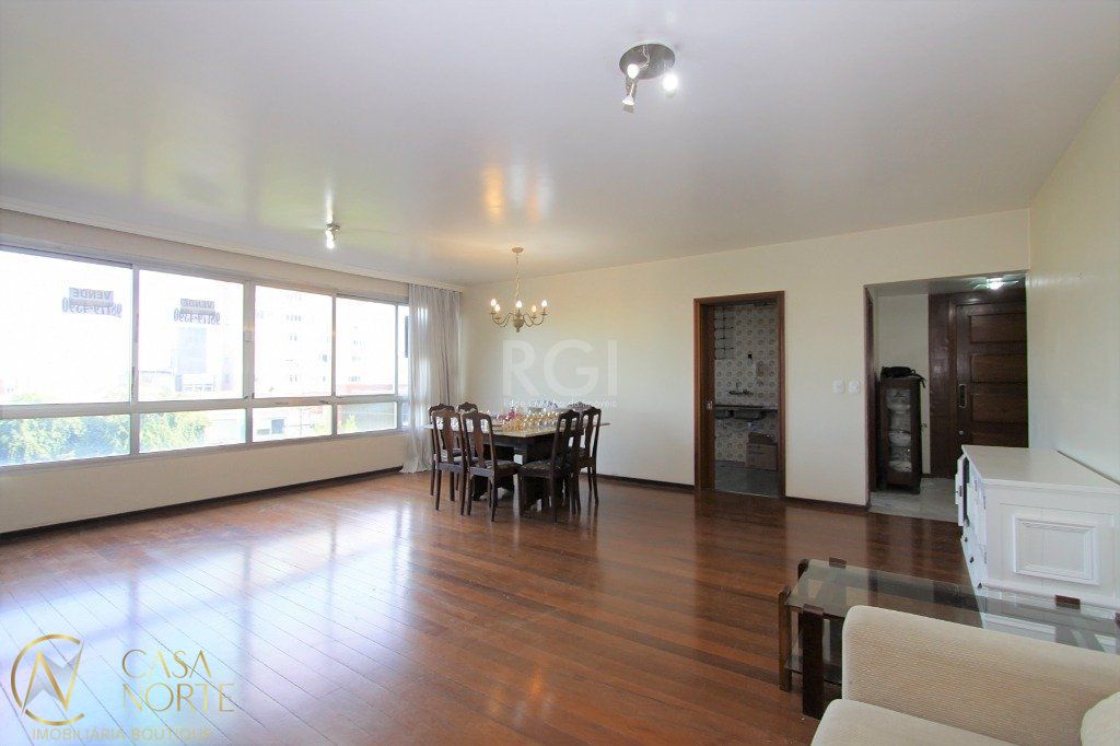 Apartamento à venda com 3 quartos, 127m², 1 suíte, 1 vaga, Rua Engenheiro Alvaro Nunes Pereira no bairro Moinhos de Vento em Porto Alegre
