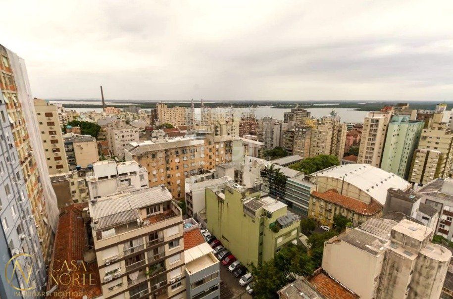 Apartamento à venda com 1 quarto, 52m², Rua Duque de Caxias no bairro Centro Histórico em Porto Alegre