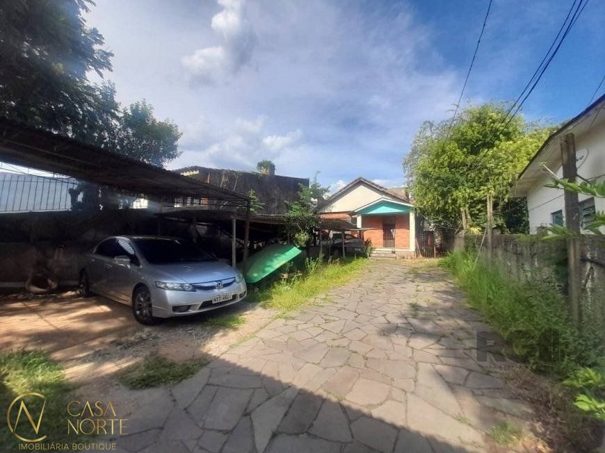 Casa à venda com 3 quartos, 140m², 3 vagas, Rua Pascoa no bairro Bom Jesus em Porto Alegre