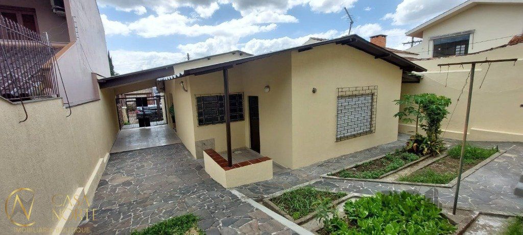 Casa à venda com 3 quartos, 162m², 1 suíte, 4 vagas, Rua Dom Jaime de Barros Câmara no bairro Sarandi em Porto Alegre