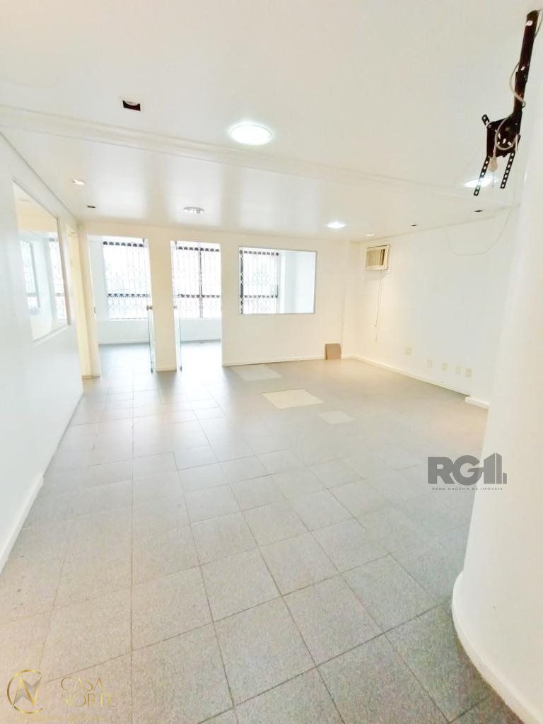 Sala Comercial à venda , 115m², Avenida Teresópolis no bairro Teresópolis em Porto Alegre