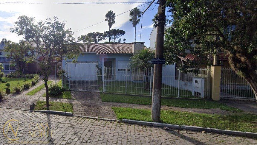 Casa à venda com 3 quartos, 261m², 1 suíte, 2 vagas, Rua Adao Pinheiro da Silva no bairro Ipanema em Porto Alegre