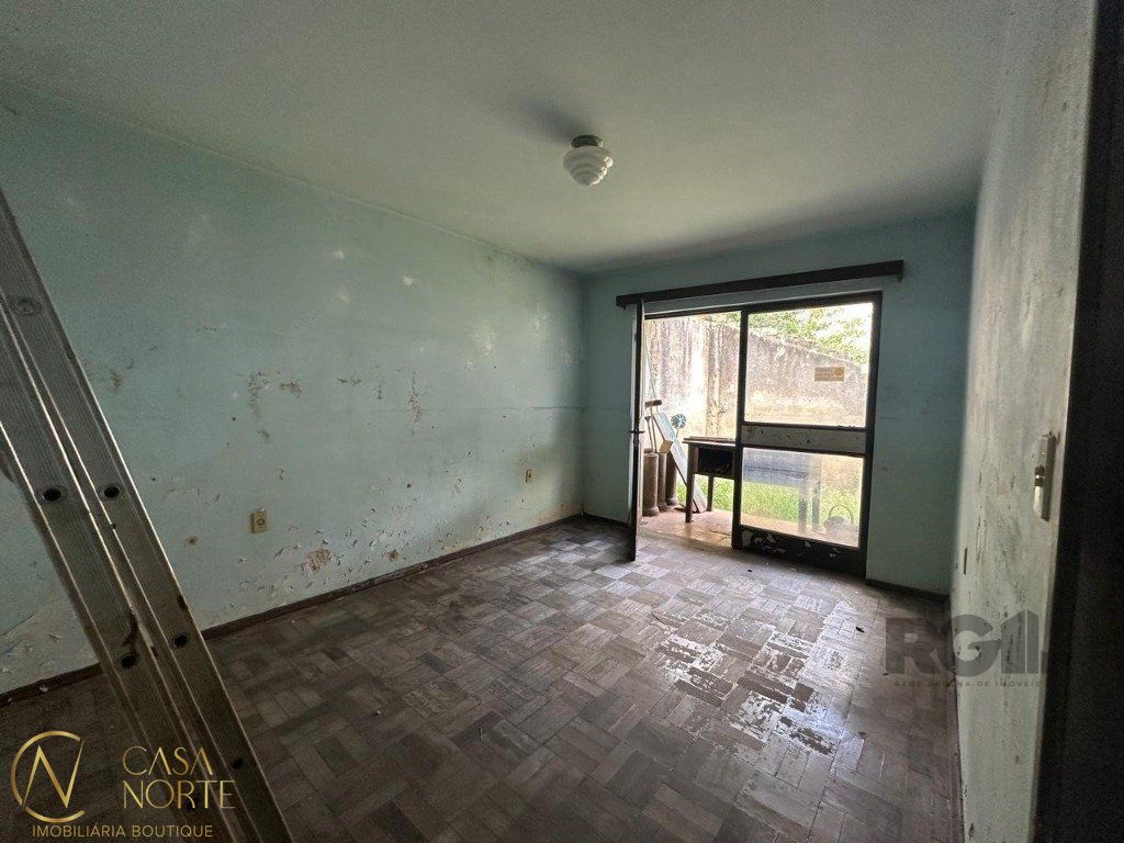 Casa à venda com 2 quartos, 120m², 1 vaga, Avenida São Paulo no bairro São Geraldo em Porto Alegre
