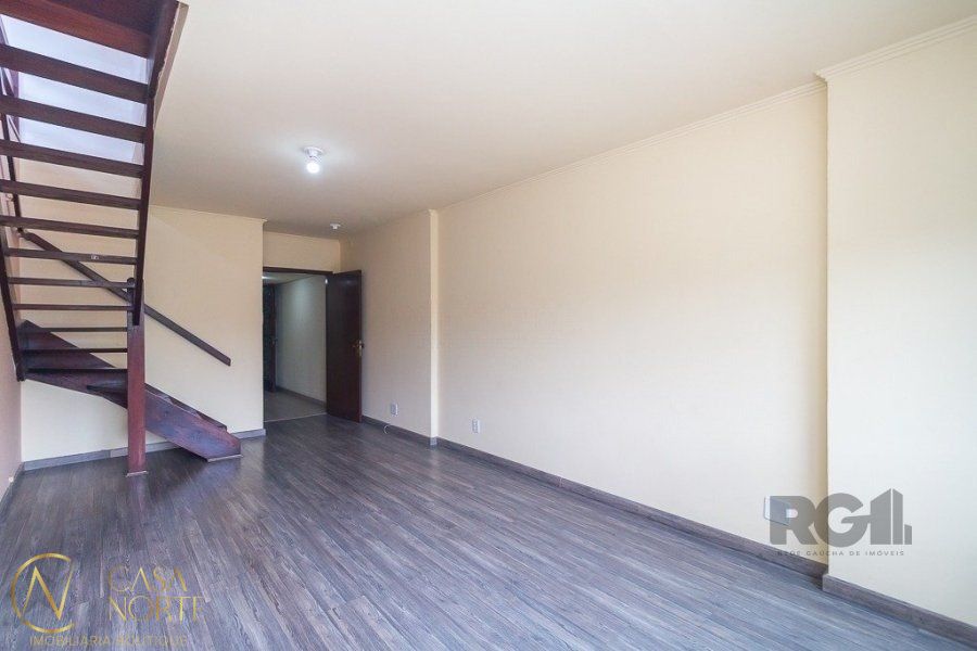Cobertura à venda com 3 quartos, 211m², 1 vaga, Avenida Coronel Gastao Haslocher Mazeron no bairro Medianeira em Porto Alegre