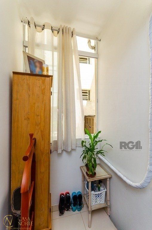 Apartamento à venda com 2 quartos, 63m², Avenida Professor Oscar Pereira no bairro Azenha em Porto Alegre